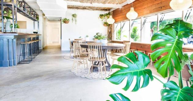 Gorgeous Light Filled Lakeside Bar