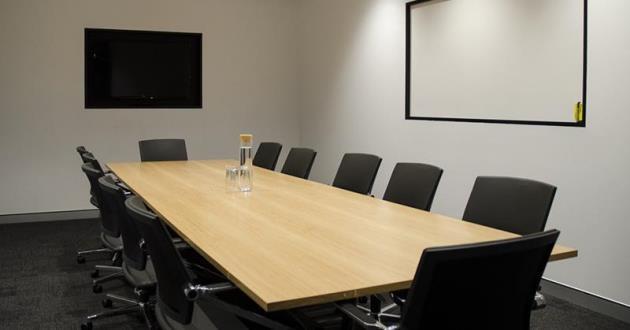 12 Person Board Room in Gasworks, Newstead (B1)