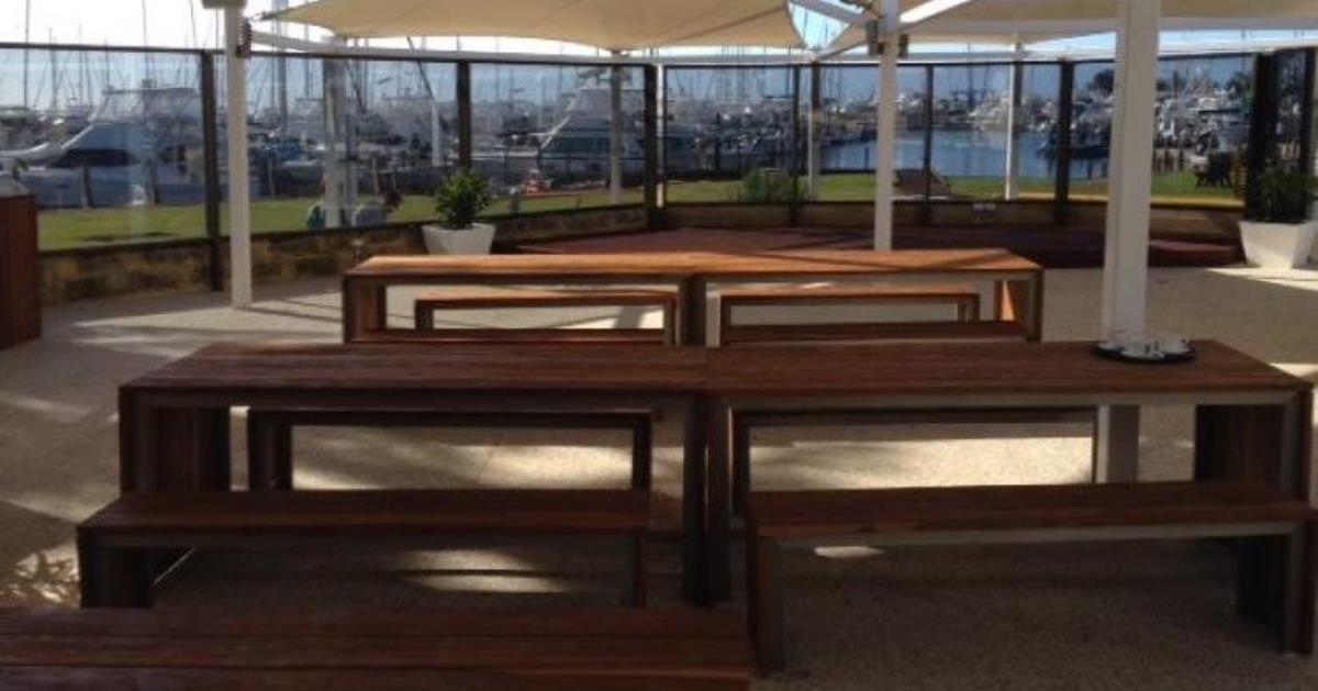 The Sunset Deck - Cafe Style Seating
