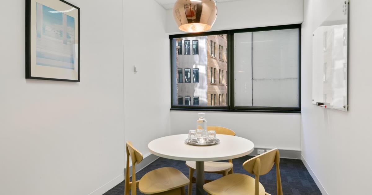 Meeting Room - 3 Person Round Table