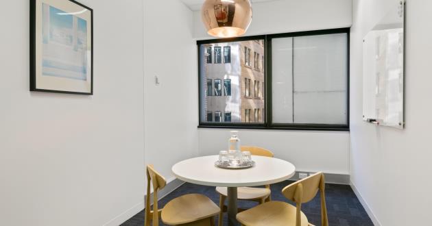 Meeting Room - 3 Person Round Table