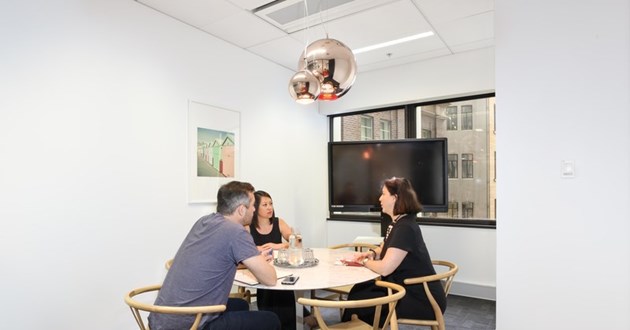 5-6 Person Round Table Meeting Room
