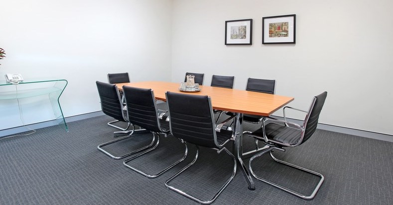 8 Person Meeting Room (Emerald)