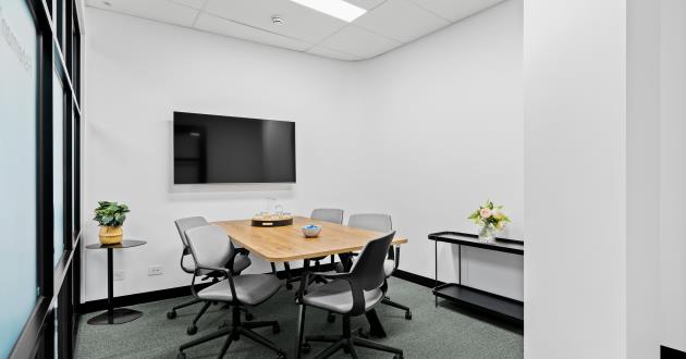 Fisherman's Beach | 4 Person Meeting Room