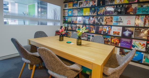 4 Person Meeting Room' in Neutral Bay (Record)