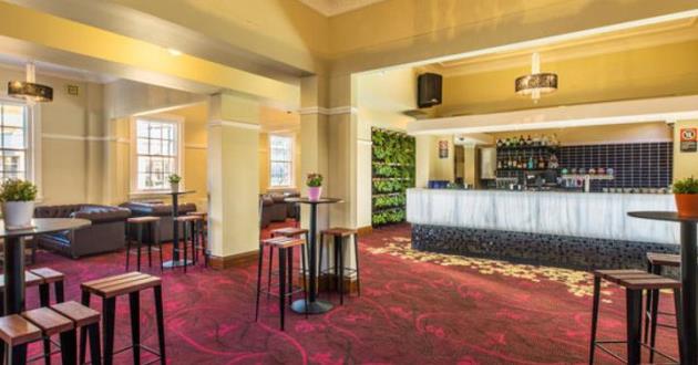 Cocktail Lounge
