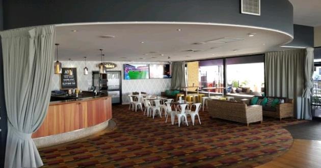 Cocktail Lounge
