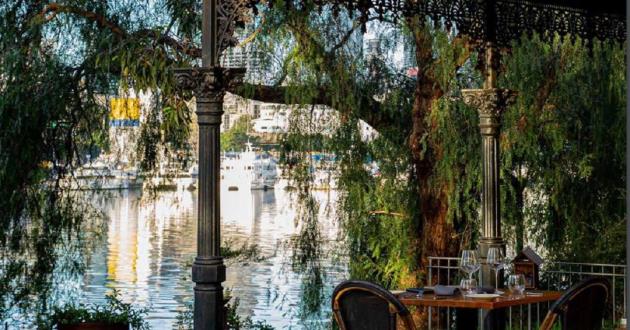 Waterfront Dining