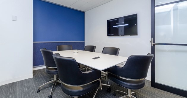 Professional 6 person Meeting Room in Melbourne (L15 M3)