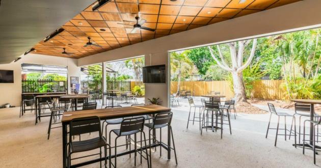 Sports Bar Garden