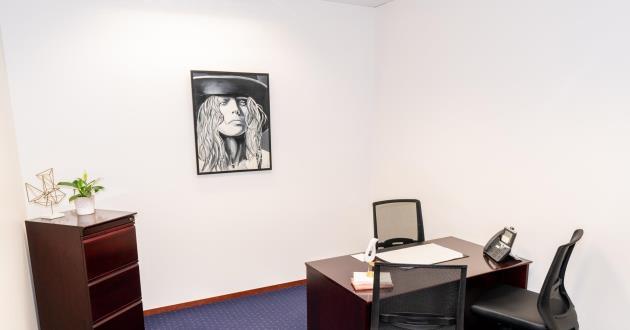 3 Person Day Suite | Collins Street, Melbourne