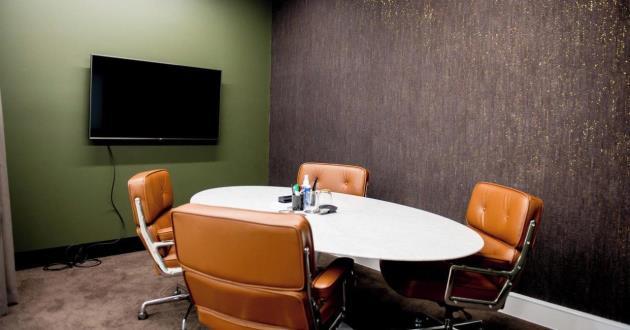 Bezos Meeting Room for 6 People on Queen St