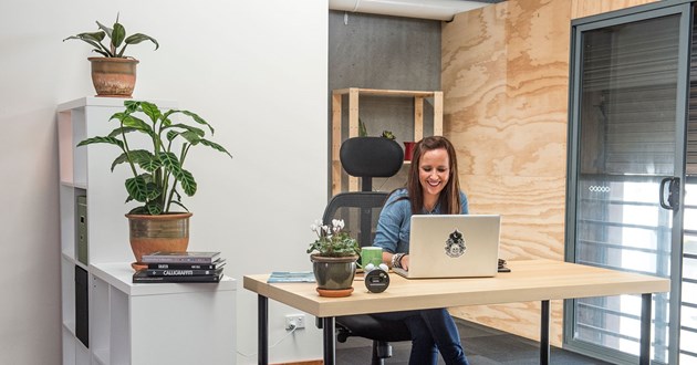 Permanet Desk