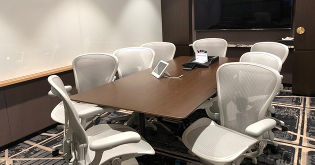 Professional 8 Person Meeting Room