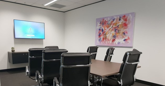Mars - 8 Person Meeting Room