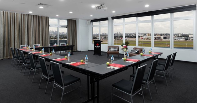 30 Person Boardroom at Sydney Airport (D1)