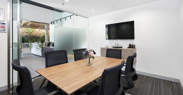 Bourke | 6 Person Meeting Room