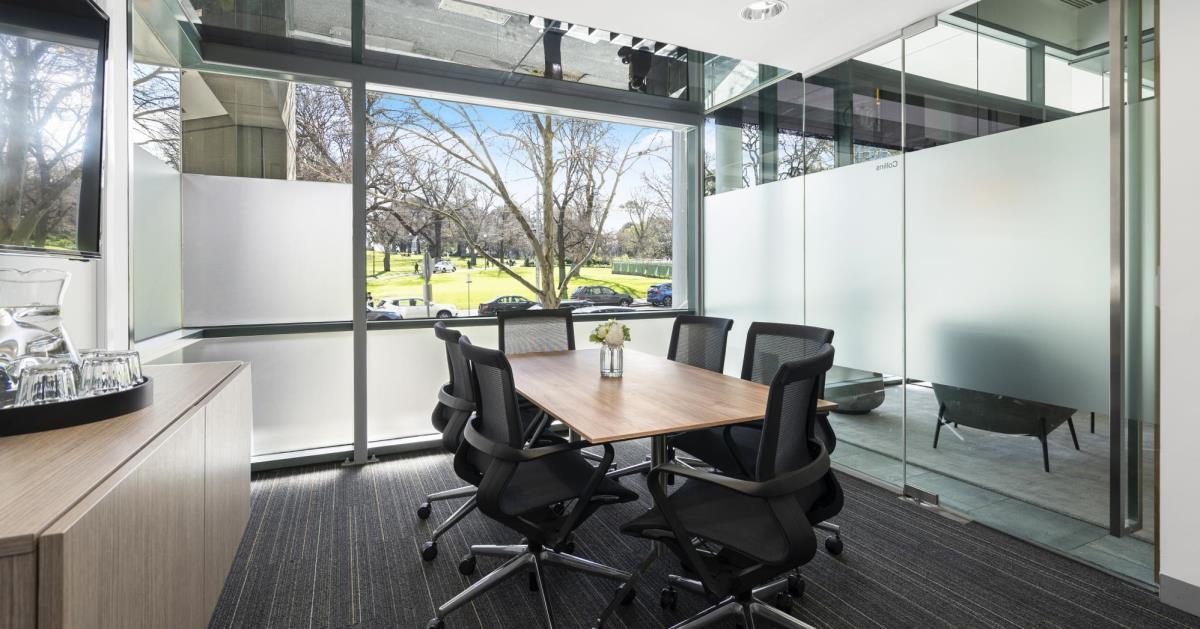 Collins | 6 Person Meeting Room