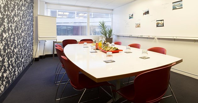 10 Person Boardroom (Red)