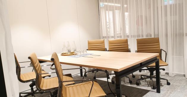 6 Person Meeting Room in Alexandria (M)