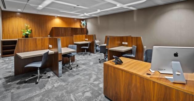 One One One Eagle St Coworking Desks