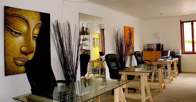 Permanet Desk