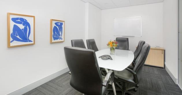 6 Person Meeting Room