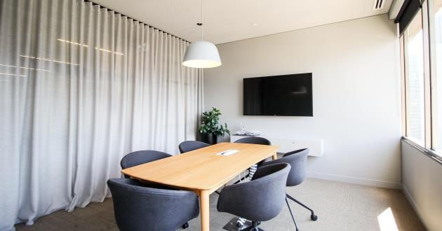6 Person Meeting Room w City View (MRLvl12)