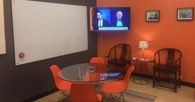 Naturally lit 4 Person Meeting Room