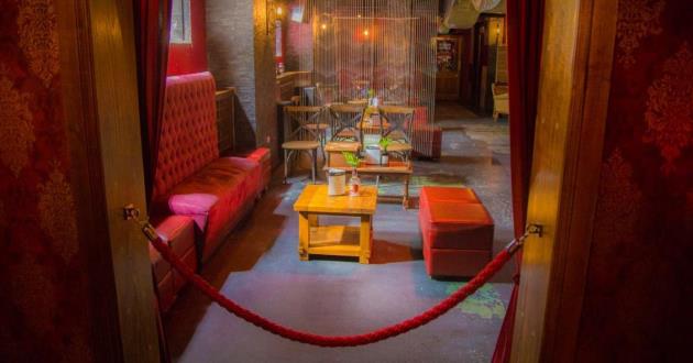 Chaise Lounge - Entire Venue