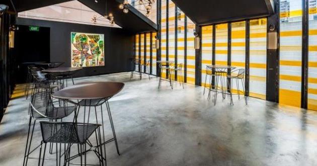 Bright & Airy Pink Alley Bar