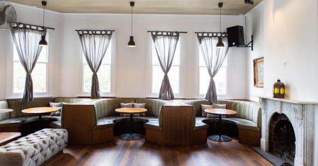 Intimate & Elegant Booths