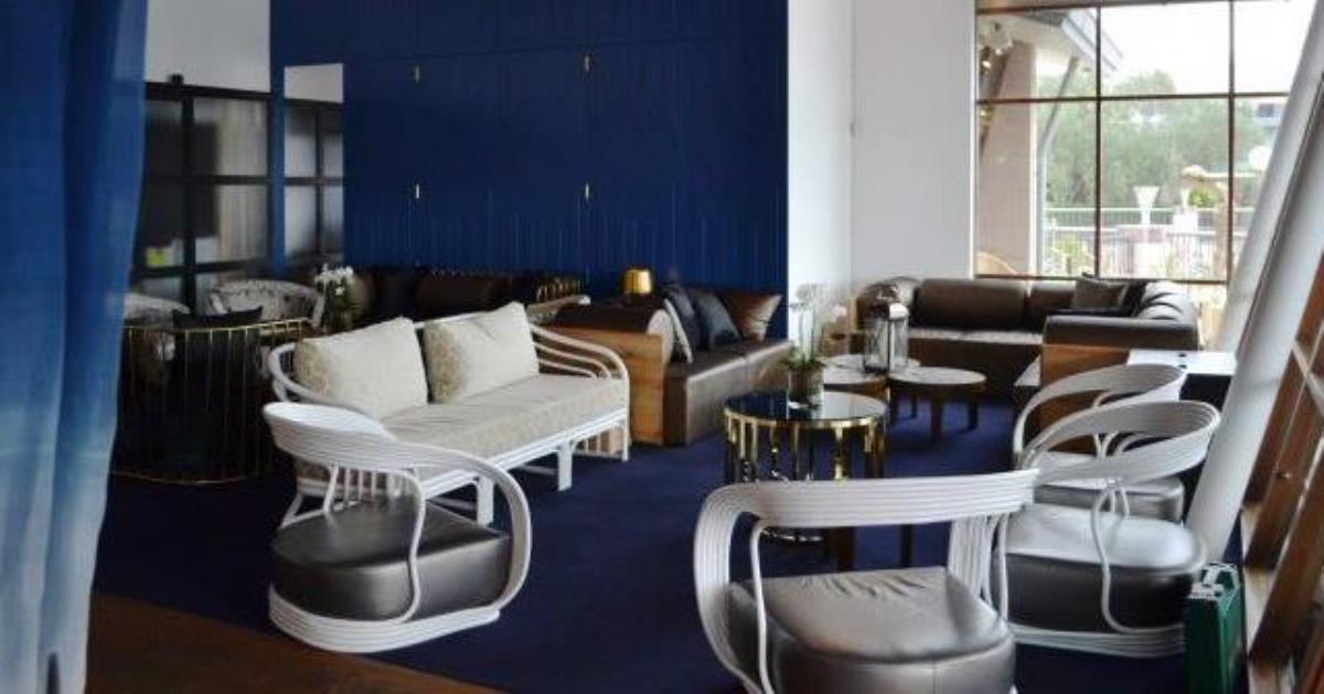 Inside Lounge