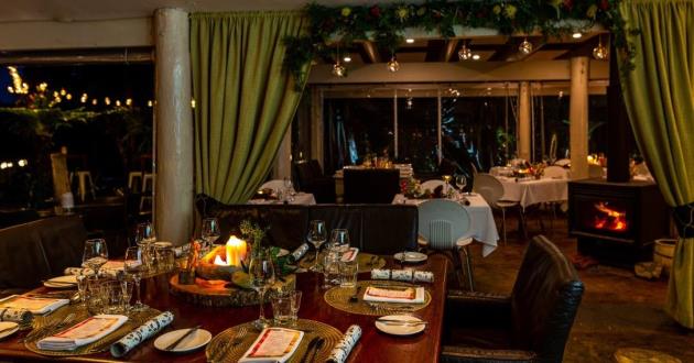 Spacious and Contemporary Hinterland Dining