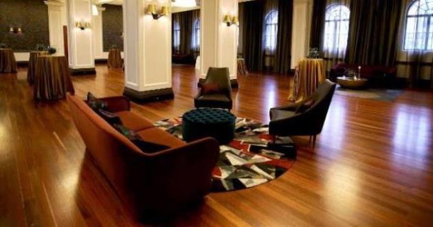 Hamilton Lounge