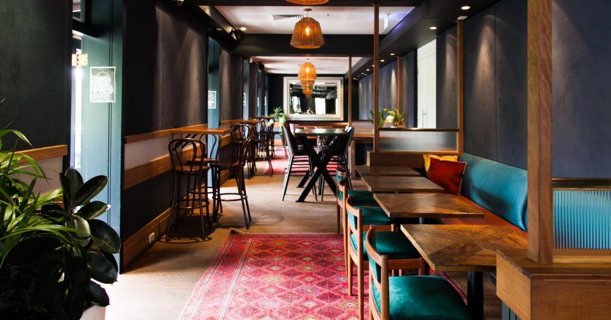 The Retro Pendulum Lounge