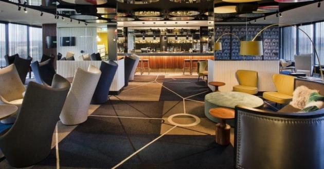 Private Lounge with Panoramic View of the City