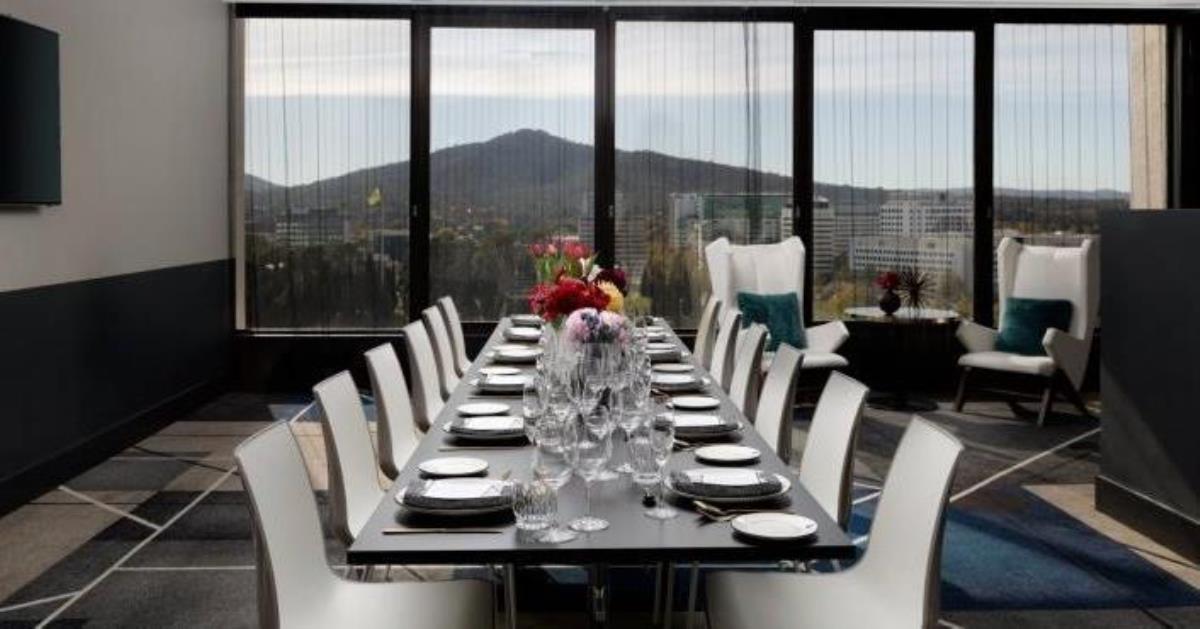 Private Lounge I, with City View