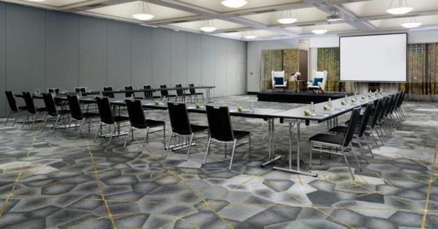 Huge Ballroom Awash in Natural Light - QT Ballroom 3