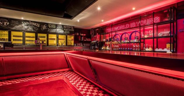 Woolly Mammoth - Mane Stage with Private Bar